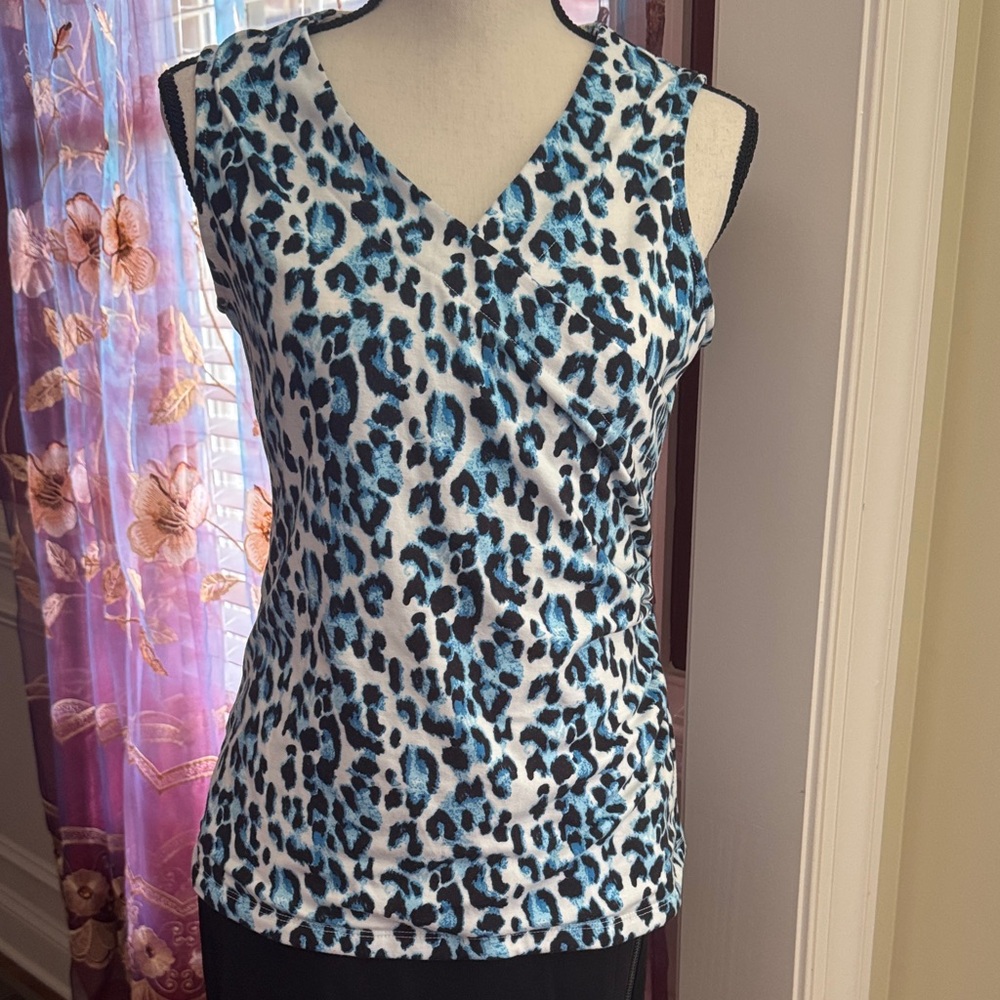 NWOT- New Directions White and Blue Animal Print Tank Top